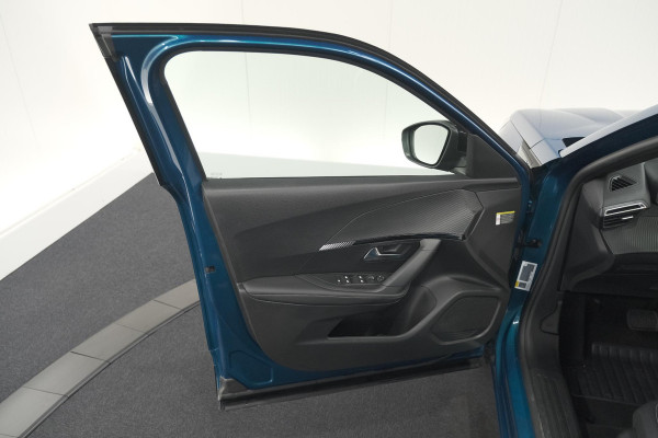 Peugeot e-2008 EV Allure 54 kWh | 11 KW Lader | Apple Carplay | Parkeersensoren