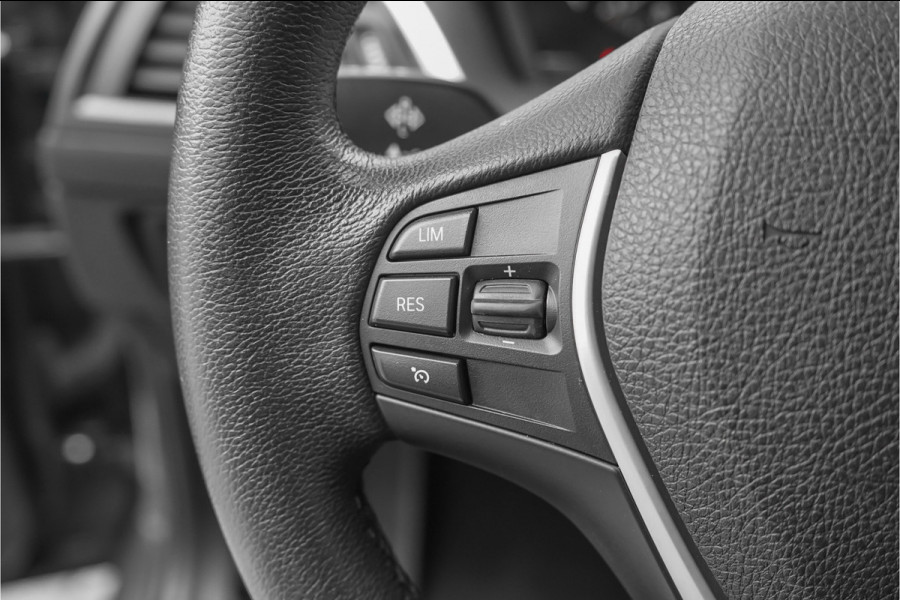BMW 1-serie 118i Executive Climate PDC LED Cruise