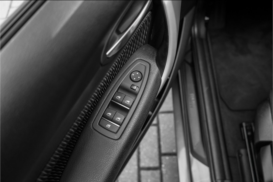 BMW 1-serie 118i Executive Climate PDC LED Cruise