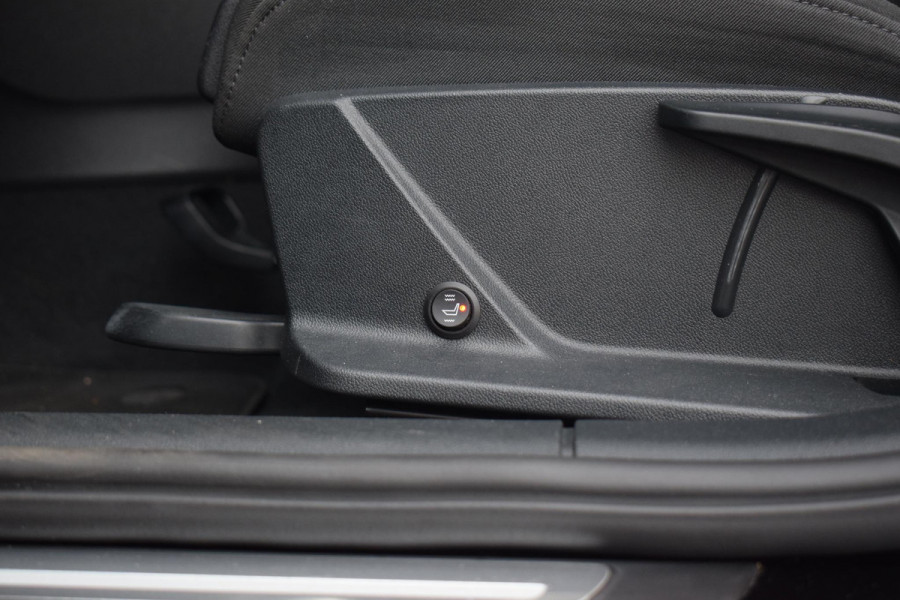 Audi A3 Sportback 40 TFSI e Business edition | Sportstoelen | Stoelverw. | Adapt. cruise