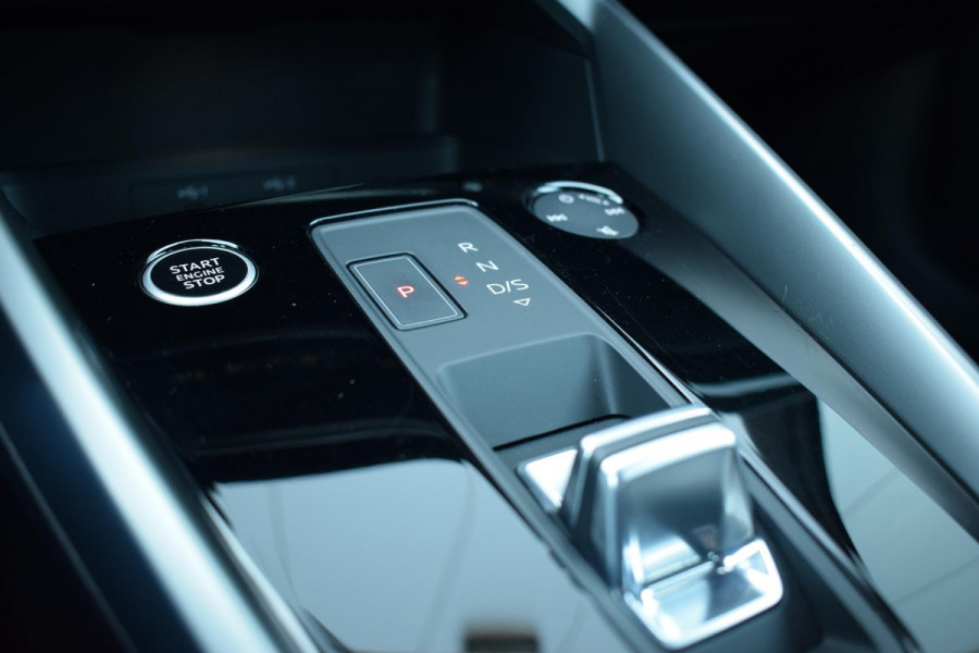 Audi A3 Sportback 40 TFSI e Business edition | Sportstoelen | Stoelverw. | Adapt. cruise