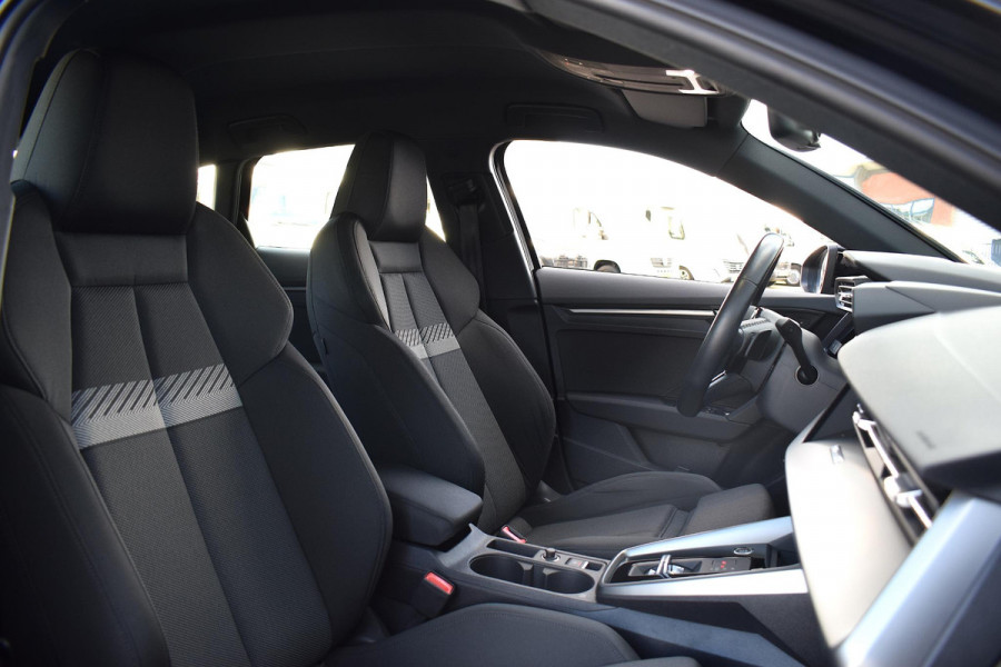 Audi A3 Sportback 40 TFSI e Business edition | Sportstoelen | Stoelverw. | Adapt. cruise