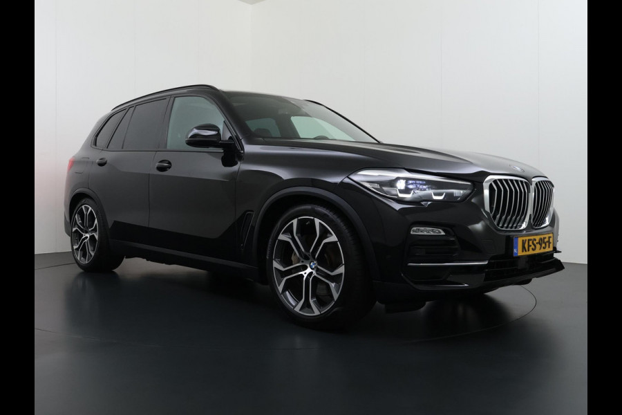 BMW X5 xDrive45e High Executive VAN: 55.900,- VOOR: 51.877,- UW WKVOORDEEL: 4.023,- | HARMAN KARDON| ELEK. TREKHAAK|ELEK. SCHUIF/ KANTELDAK| ACHTERBANK VERWARMING| HEAD-UP DISPLAY| DODE HOEK SENSOR| CAMERA| ACHTERAS BESTURING