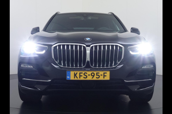 BMW X5 xDrive45e High Executive VAN: 55.900,- VOOR: 51.877,- UW WKVOORDEEL: 4.023,- | HARMAN KARDON| ELEK. TREKHAAK|ELEK. SCHUIF/ KANTELDAK| ACHTERBANK VERWARMING| HEAD-UP DISPLAY| DODE HOEK SENSOR| CAMERA| ACHTERAS BESTURING