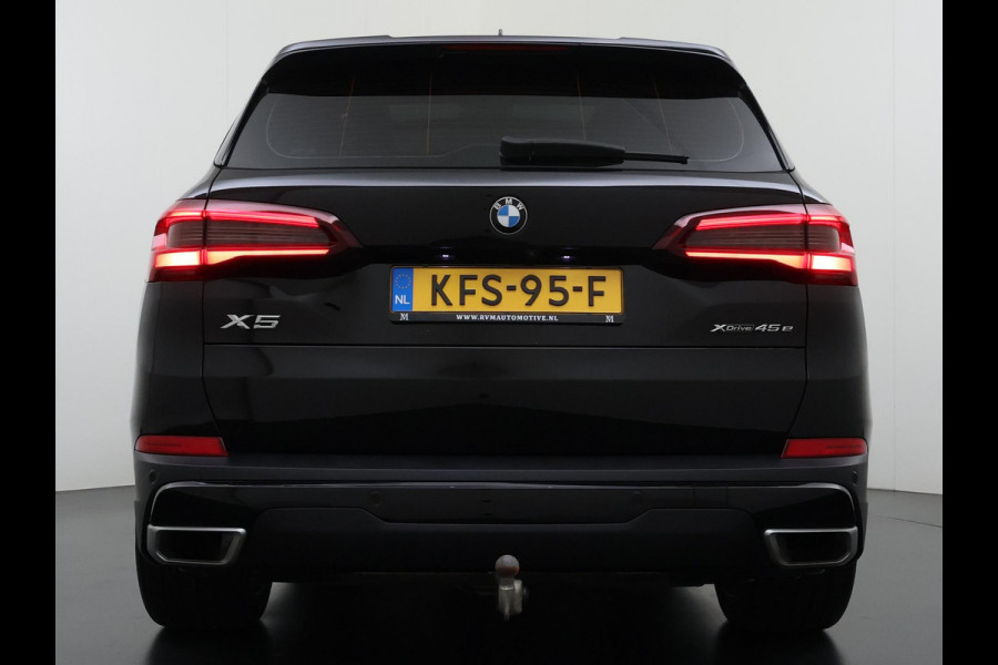BMW X5 xDrive45e High Executive VAN: 55.900,- VOOR: 51.877,- UW WKVOORDEEL: 4.023,- | HARMAN KARDON| ELEK. TREKHAAK|ELEK. SCHUIF/ KANTELDAK| ACHTERBANK VERWARMING| HEAD-UP DISPLAY| DODE HOEK SENSOR| CAMERA| ACHTERAS BESTURING