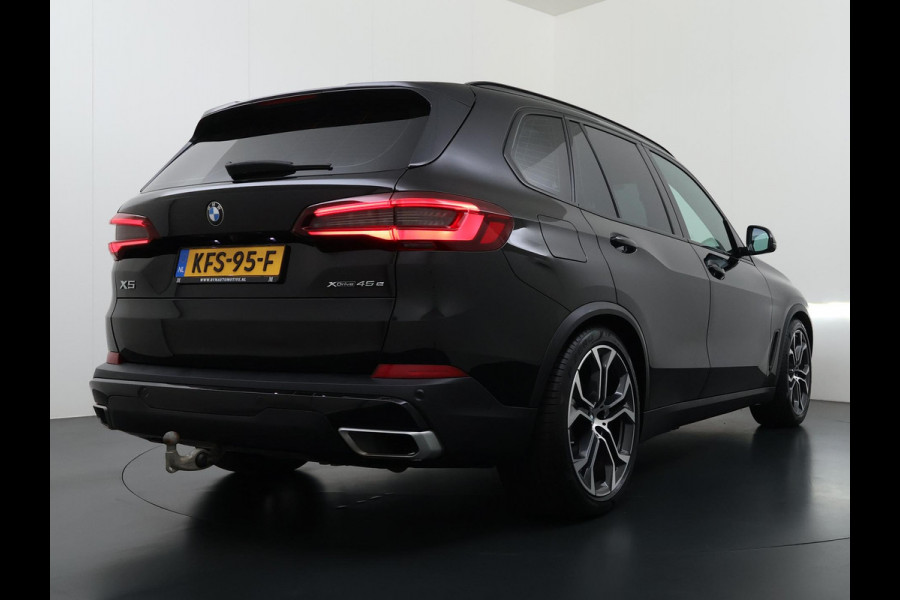 BMW X5 xDrive45e High Executive VAN: 55.900,- VOOR: 51.877,- UW WKVOORDEEL: 4.023,- | HARMAN KARDON| ELEK. TREKHAAK|ELEK. SCHUIF/ KANTELDAK| ACHTERBANK VERWARMING| HEAD-UP DISPLAY| DODE HOEK SENSOR| CAMERA| ACHTERAS BESTURING