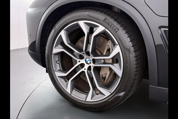 BMW X5 xDrive45e High Executive VAN: 55.900,- VOOR: 51.877,- UW WKVOORDEEL: 4.023,- | HARMAN KARDON| ELEK. TREKHAAK|ELEK. SCHUIF/ KANTELDAK| ACHTERBANK VERWARMING| HEAD-UP DISPLAY| DODE HOEK SENSOR| CAMERA| ACHTERAS BESTURING