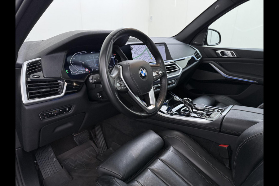 BMW X5 xDrive45e High Executive VAN: 55.900,- VOOR: 51.877,- UW WKVOORDEEL: 4.023,- | HARMAN KARDON| ELEK. TREKHAAK|ELEK. SCHUIF/ KANTELDAK| ACHTERBANK VERWARMING| HEAD-UP DISPLAY| DODE HOEK SENSOR| CAMERA| ACHTERAS BESTURING