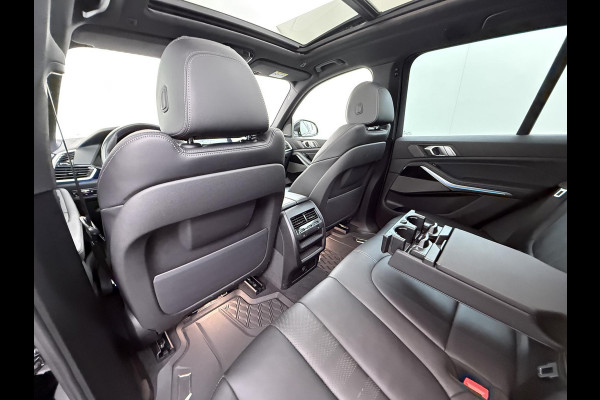BMW X5 xDrive45e High Executive VAN: 55.900,- VOOR: 51.877,- UW WKVOORDEEL: 4.023,- | HARMAN KARDON| ELEK. TREKHAAK|ELEK. SCHUIF/ KANTELDAK| ACHTERBANK VERWARMING| HEAD-UP DISPLAY| DODE HOEK SENSOR| CAMERA| ACHTERAS BESTURING
