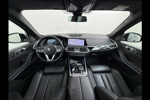 BMW X5 xDrive45e High Executive VAN: 55.900,- VOOR: 51.877,- UW WKVOORDEEL: 4.023,- | HARMAN KARDON| ELEK. TREKHAAK|ELEK. SCHUIF/ KANTELDAK| ACHTERBANK VERWARMING| HEAD-UP DISPLAY| DODE HOEK SENSOR| CAMERA| ACHTERAS BESTURING