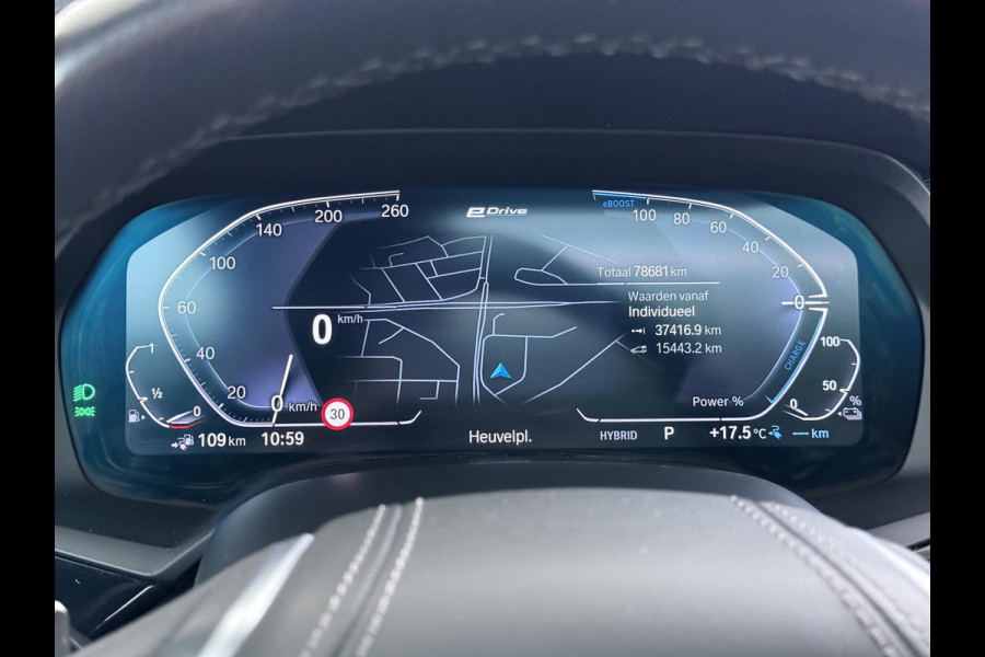BMW X5 xDrive45e High Executive VAN: 55.900,- VOOR: 51.877,- UW WKVOORDEEL: 4.023,- | HARMAN KARDON| ELEK. TREKHAAK|ELEK. SCHUIF/ KANTELDAK| ACHTERBANK VERWARMING| HEAD-UP DISPLAY| DODE HOEK SENSOR| CAMERA| ACHTERAS BESTURING