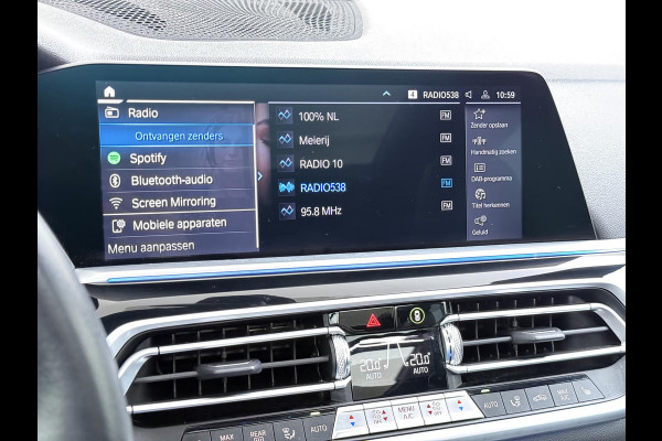 BMW X5 xDrive45e High Executive VAN: 55.900,- VOOR: 51.877,- UW WKVOORDEEL: 4.023,- | HARMAN KARDON| ELEK. TREKHAAK|ELEK. SCHUIF/ KANTELDAK| ACHTERBANK VERWARMING| HEAD-UP DISPLAY| DODE HOEK SENSOR| CAMERA| ACHTERAS BESTURING