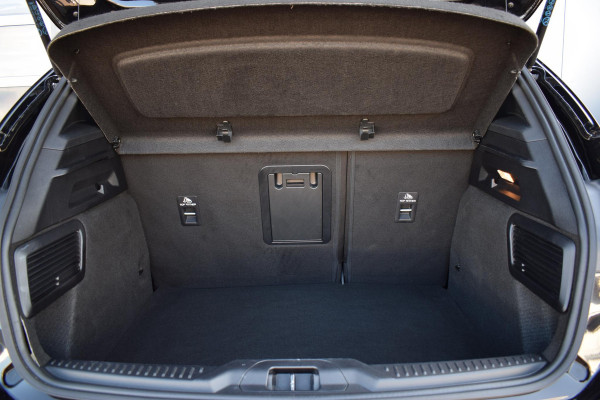 Ford Focus 1.0 EcoBoost Hybrid ST Line X | Pano | Stuur- en Stoelverw. | Sportstoelen