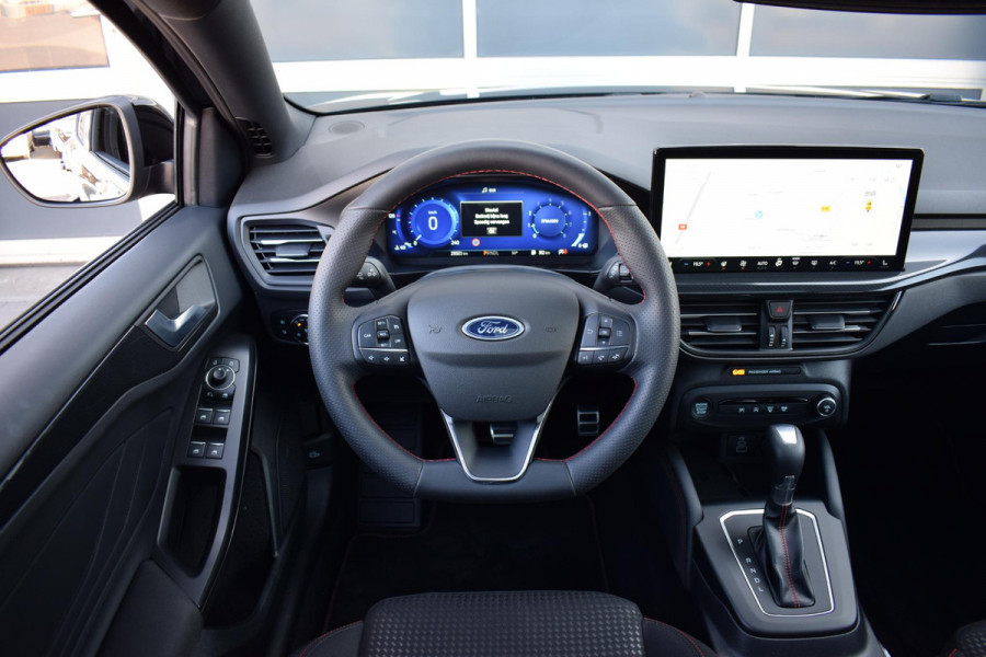 Ford Focus 1.0 EcoBoost Hybrid ST Line X | Pano | Stuur- en Stoelverw. | Sportstoelen
