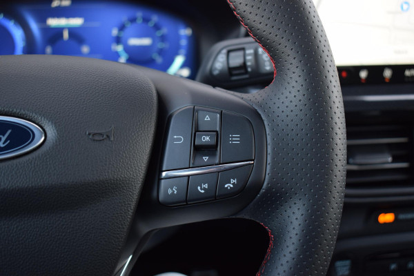 Ford Focus 1.0 EcoBoost Hybrid ST Line X | Pano | Stuur- en Stoelverw. | Sportstoelen