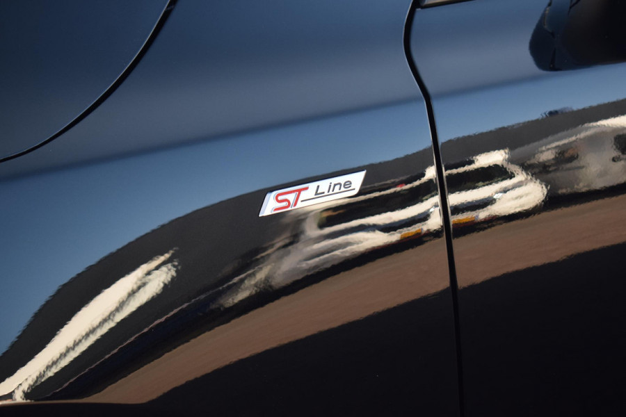 Ford Focus 1.0 EcoBoost Hybrid ST Line X | Pano | Stuur- en Stoelverw. | Sportstoelen