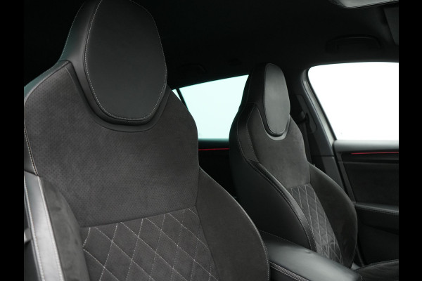 Škoda Superb Combi 1.4 TSI iV Sportline Business PHEV 218pk Dealer O.H. | Trekhaak Af Fabriek | Adaptive Cruise | 360 Camera | Canton Audio | Alcantara Sportstoelen Memory & Verwarmd | Sfeerverlichting | Stuur Verwarmd | Blis | Keyless | Apple Carplay | DAB | Plug In Hybrid |