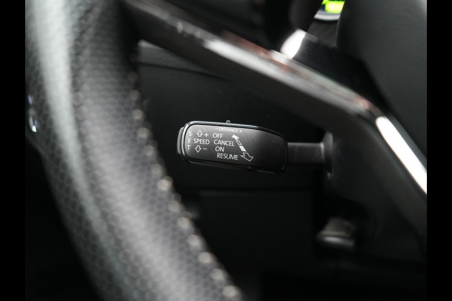 Škoda Superb Combi 1.4 TSI iV Sportline Business PHEV 218pk Dealer O.H. | Trekhaak Af Fabriek | Adaptive Cruise | 360 Camera | Canton Audio | Alcantara Sportstoelen Memory & Verwarmd | Sfeerverlichting | Stuur Verwarmd | Blis | Keyless | Apple Carplay | DAB | Plug In Hybrid |