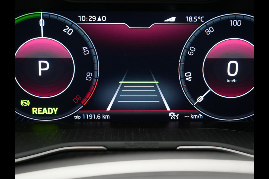 Škoda Superb Combi 1.4 TSI iV Sportline Business PHEV 218pk Dealer O.H. | Trekhaak Af Fabriek | Adaptive Cruise | 360 Camera | Canton Audio | Alcantara Sportstoelen Memory & Verwarmd | Sfeerverlichting | Stuur Verwarmd | Blis | Keyless | Apple Carplay | DAB | Plug In Hybrid |