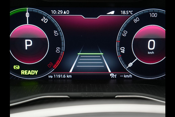 Škoda Superb Combi 1.4 TSI iV Sportline Business PHEV 218pk Dealer O.H. | Trekhaak Af Fabriek | Adaptive Cruise | 360 Camera | Canton Audio | Alcantara Sportstoelen Memory & Verwarmd | Sfeerverlichting | Stuur Verwarmd | Blis | Keyless | Apple Carplay | DAB | Plug In Hybrid |