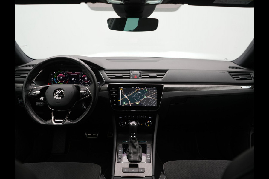 Škoda Superb Combi 1.4 TSI iV Sportline Business PHEV 218pk Dealer O.H. | Trekhaak Af Fabriek | Adaptive Cruise | 360 Camera | Canton Audio | Alcantara Sportstoelen Memory & Verwarmd | Sfeerverlichting | Stuur Verwarmd | Blis | Keyless | Apple Carplay | DAB | Plug In Hybrid |