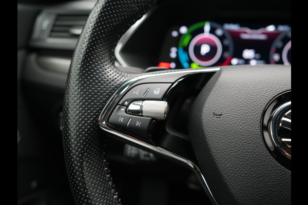 Škoda Superb Combi 1.4 TSI iV Sportline Business PHEV 218pk Dealer O.H. | Trekhaak Af Fabriek | Adaptive Cruise | 360 Camera | Canton Audio | Alcantara Sportstoelen Memory & Verwarmd | Sfeerverlichting | Stuur Verwarmd | Blis | Keyless | Apple Carplay | DAB | Plug In Hybrid |