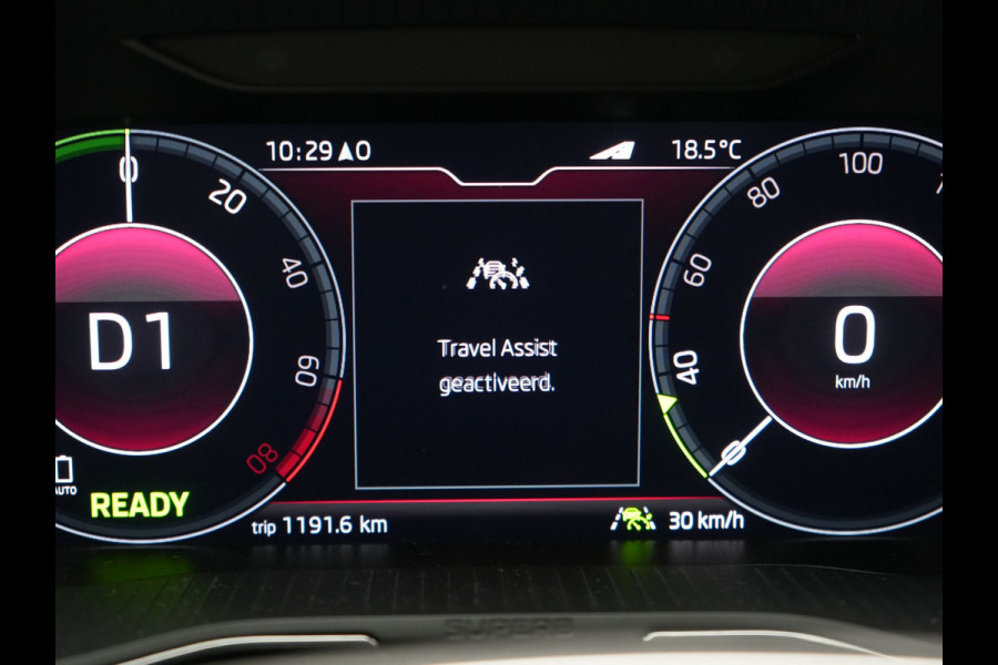 Škoda Superb Combi 1.4 TSI iV Sportline Business PHEV 218pk Dealer O.H. | Trekhaak Af Fabriek | Adaptive Cruise | 360 Camera | Canton Audio | Alcantara Sportstoelen Memory & Verwarmd | Sfeerverlichting | Stuur Verwarmd | Blis | Keyless | Apple Carplay | DAB | Plug In Hybrid |
