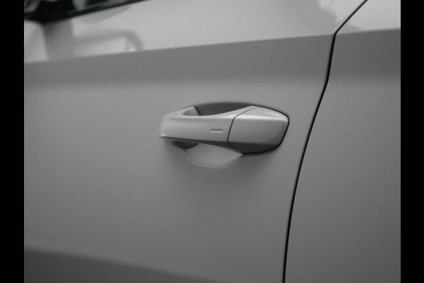 Škoda Superb Combi 1.4 TSI iV Sportline Business PHEV 218pk Dealer O.H. | Trekhaak Af Fabriek | Adaptive Cruise | 360 Camera | Canton Audio | Alcantara Sportstoelen Memory & Verwarmd | Sfeerverlichting | Stuur Verwarmd | Blis | Keyless | Apple Carplay | DAB | Plug In Hybrid |