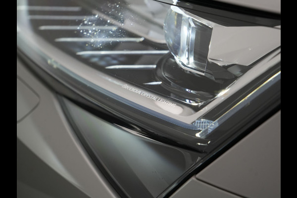 Škoda Superb Combi 1.4 TSI iV Sportline Business PHEV 218pk Dealer O.H. | Trekhaak Af Fabriek | Adaptive Cruise | 360 Camera | Canton Audio | Alcantara Sportstoelen Memory & Verwarmd | Sfeerverlichting | Stuur Verwarmd | Blis | Keyless | Apple Carplay | DAB | Plug In Hybrid |