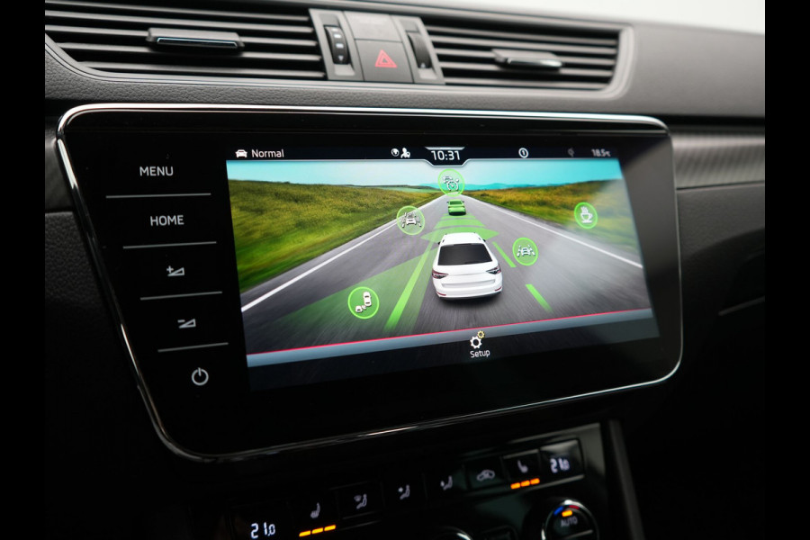 Škoda Superb Combi 1.4 TSI iV Sportline Business PHEV 218pk Dealer O.H. | Trekhaak Af Fabriek | Adaptive Cruise | 360 Camera | Canton Audio | Alcantara Sportstoelen Memory & Verwarmd | Sfeerverlichting | Stuur Verwarmd | Blis | Keyless | Apple Carplay | DAB | Plug In Hybrid |