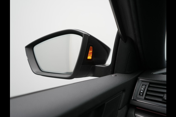 Škoda Superb Combi 1.4 TSI iV Sportline Business PHEV 218pk Dealer O.H. | Trekhaak Af Fabriek | Adaptive Cruise | 360 Camera | Canton Audio | Alcantara Sportstoelen Memory & Verwarmd | Sfeerverlichting | Stuur Verwarmd | Blis | Keyless | Apple Carplay | DAB | Plug In Hybrid |