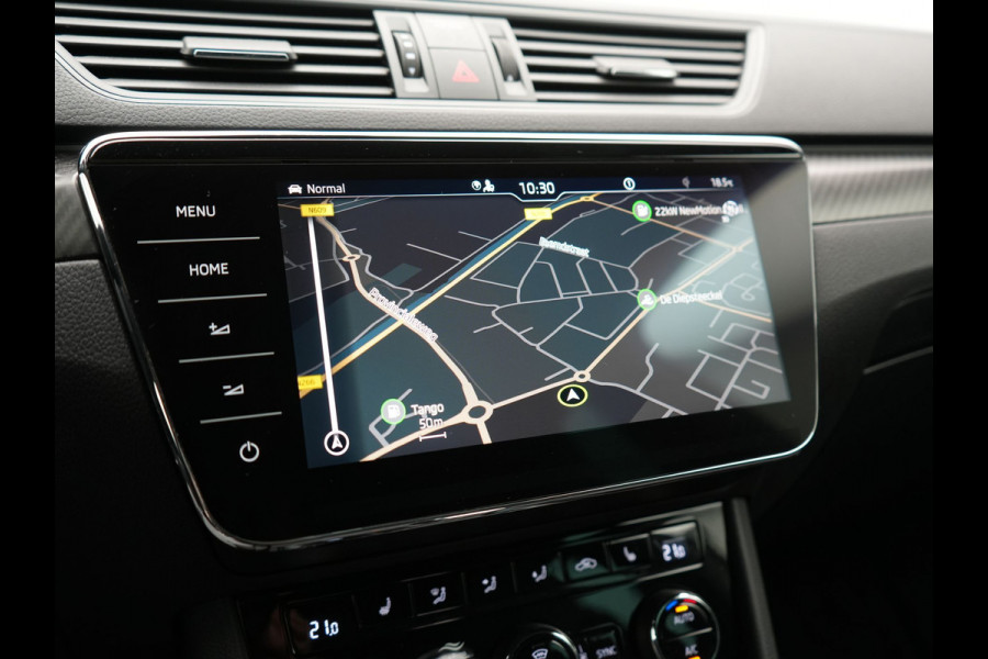 Škoda Superb Combi 1.4 TSI iV Sportline Business PHEV 218pk Dealer O.H. | Trekhaak Af Fabriek | Adaptive Cruise | 360 Camera | Canton Audio | Alcantara Sportstoelen Memory & Verwarmd | Sfeerverlichting | Stuur Verwarmd | Blis | Keyless | Apple Carplay | DAB | Plug In Hybrid |