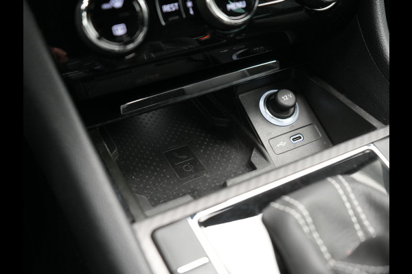 Škoda Superb Combi 1.4 TSI iV Sportline Business PHEV 218pk Dealer O.H. | Trekhaak Af Fabriek | Adaptive Cruise | 360 Camera | Canton Audio | Alcantara Sportstoelen Memory & Verwarmd | Sfeerverlichting | Stuur Verwarmd | Blis | Keyless | Apple Carplay | DAB | Plug In Hybrid |