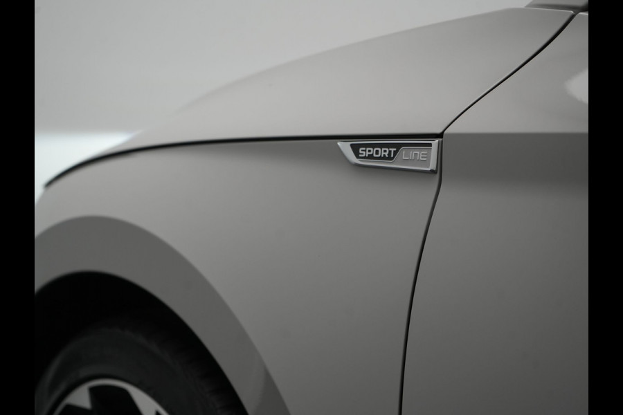 Škoda Superb Combi 1.4 TSI iV Sportline Business PHEV 218pk Dealer O.H. | Trekhaak Af Fabriek | Adaptive Cruise | 360 Camera | Canton Audio | Alcantara Sportstoelen Memory & Verwarmd | Sfeerverlichting | Stuur Verwarmd | Blis | Keyless | Apple Carplay | DAB | Plug In Hybrid |