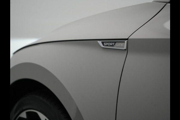 Škoda Superb Combi 1.4 TSI iV Sportline Business PHEV 218pk Dealer O.H. | Trekhaak Af Fabriek | Adaptive Cruise | 360 Camera | Canton Audio | Alcantara Sportstoelen Memory & Verwarmd | Sfeerverlichting | Stuur Verwarmd | Blis | Keyless | Apple Carplay | DAB | Plug In Hybrid |