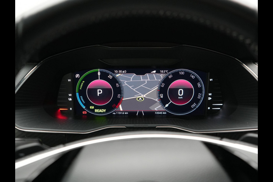 Škoda Superb Combi 1.4 TSI iV Sportline Business PHEV 218pk Dealer O.H. | Trekhaak Af Fabriek | Adaptive Cruise | 360 Camera | Canton Audio | Alcantara Sportstoelen Memory & Verwarmd | Sfeerverlichting | Stuur Verwarmd | Blis | Keyless | Apple Carplay | DAB | Plug In Hybrid |