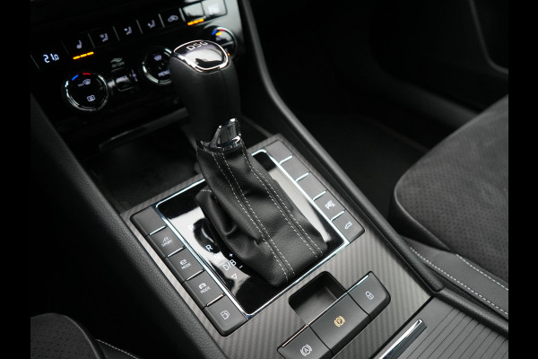 Škoda Superb Combi 1.4 TSI iV Sportline Business PHEV 218pk Dealer O.H. | Trekhaak Af Fabriek | Adaptive Cruise | 360 Camera | Canton Audio | Alcantara Sportstoelen Memory & Verwarmd | Sfeerverlichting | Stuur Verwarmd | Blis | Keyless | Apple Carplay | DAB | Plug In Hybrid |
