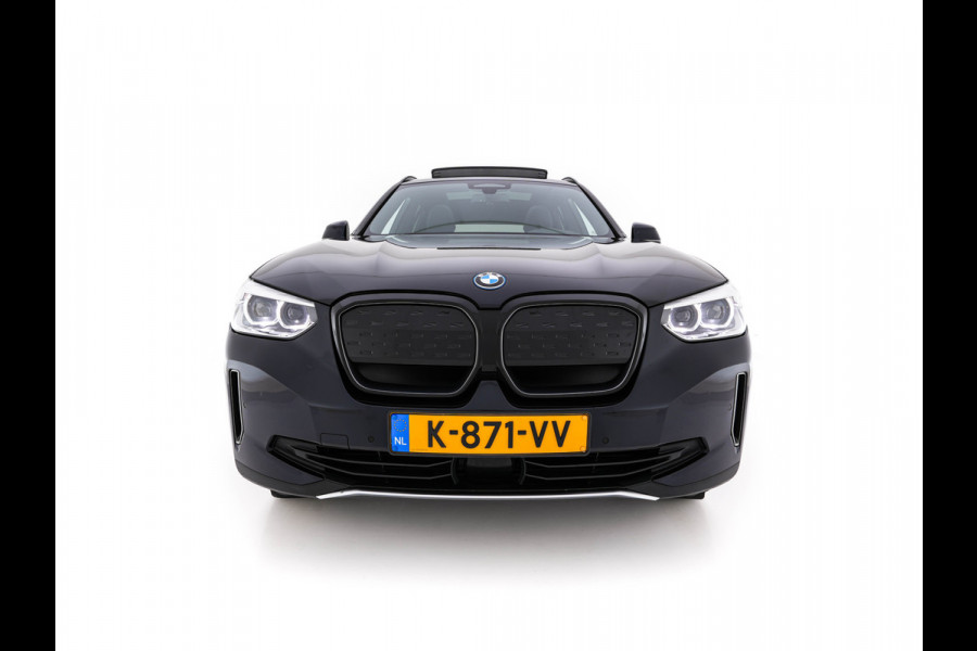 BMW iX3 Executive 80 kWh [ 3-Fase ] {SOH-98%} (INCL-BTW) Aut. *PANO | HEAD-UP | LEATHER | ADAPTIVE-CRUISE | FULL-LED | BLIND-SPOT | MEMORY-PACK | DIGI-COCKPIT | HEATED-COMFORTSEATS | KEYLESS | TOP-VIEW | DAB+ | TOWBAR | 19''ALU*