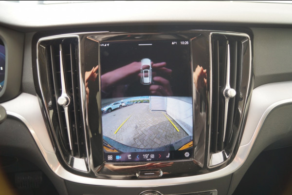 Volvo V60 2.0 B4 197pk Automaat Core -NAVI-ECC-LED-CAM-