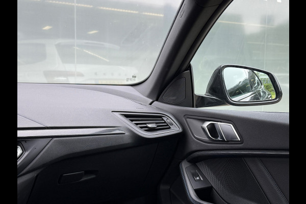 BMW 2 Serie Gran Coupé 218i M Sport Shadow Line Sportstoelen|Carplay|Dealer Onderhouden