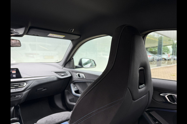 BMW 2 Serie Gran Coupé 218i M Sport Shadow Line Sportstoelen|Carplay|Dealer Onderhouden