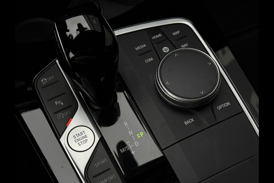 BMW 2 Serie Gran Coupé 218i M Sport Shadow Line Sportstoelen|Carplay|Dealer Onderhouden