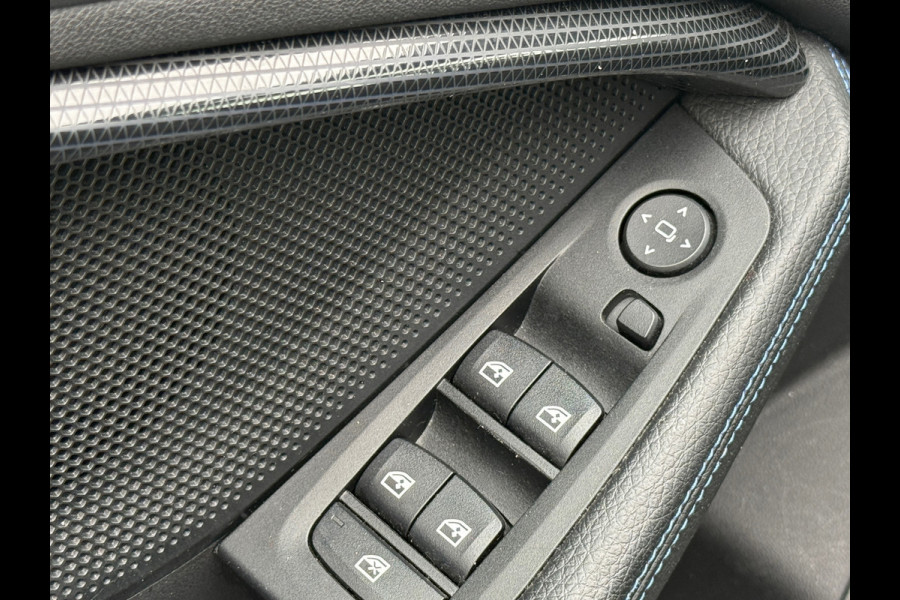BMW 2 Serie Gran Coupé 218i M Sport Shadow Line Sportstoelen|Carplay|Dealer Onderhouden
