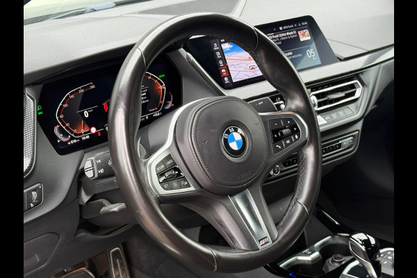 BMW 2 Serie Gran Coupé 218i M Sport Shadow Line Sportstoelen|Carplay|Dealer Onderhouden