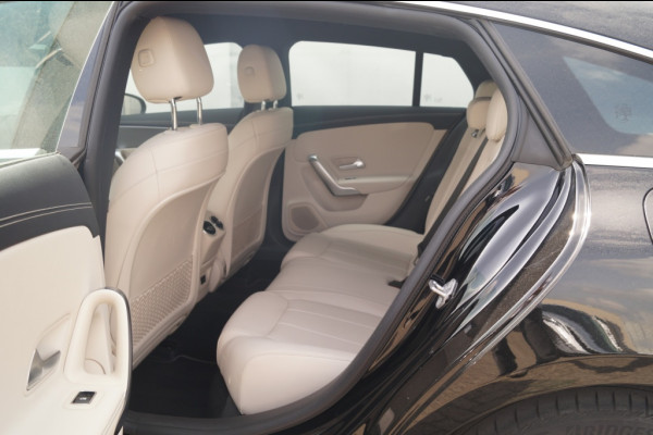 Mercedes-Benz CLA-Klasse Shooting Brake 200 163pk Automaat Business Solution Luxury -LEER-
