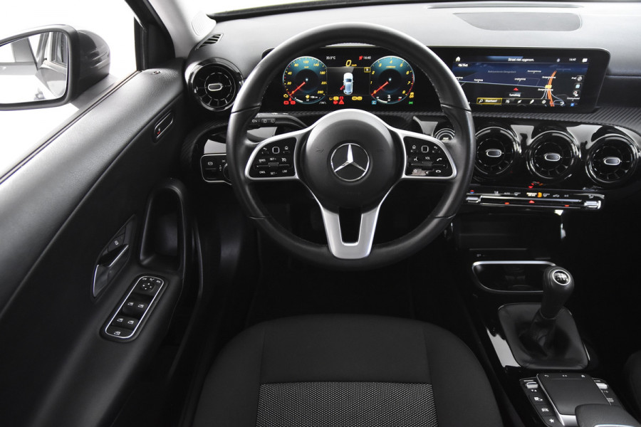Mercedes-Benz A-Klasse 180 *1ste Eigenaar*Widescreen*Navigatie*Stoelverwarming*PDC*