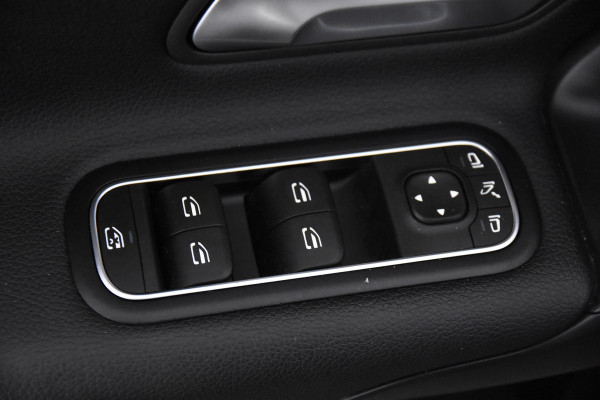 Mercedes-Benz A-Klasse 180 *1ste Eigenaar*Widescreen*Navigatie*Stoelverwarming*PDC*