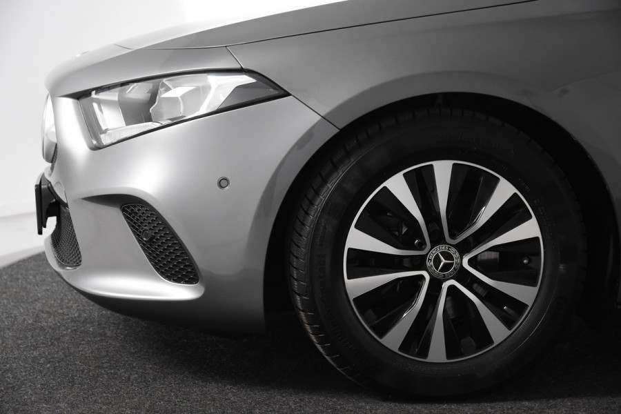 Mercedes-Benz A-Klasse 180 *1ste Eigenaar*Widescreen*Navigatie*Stoelverwarming*PDC*