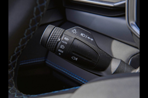Lynk & Co 01 1.5 Black Edition Zwarte Dakhemel|Panoramadak|Camera|ACC|Stoelverwarming|Navi|Carplay