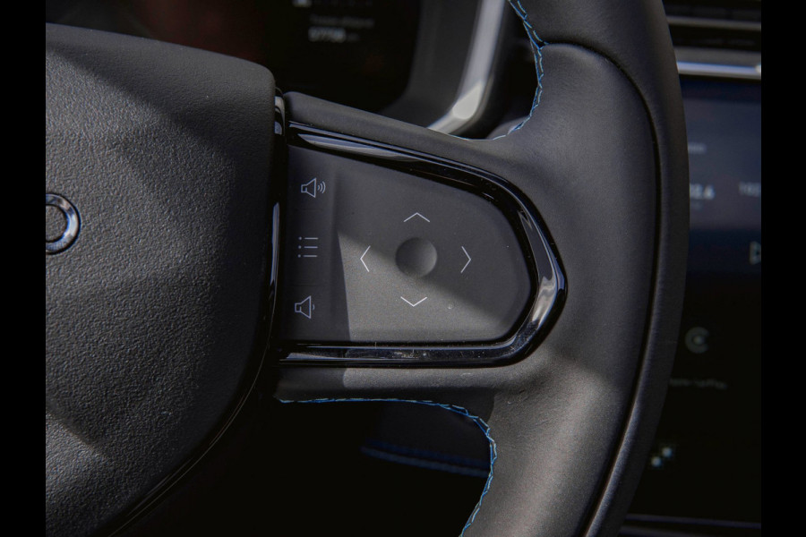Lynk & Co 01 1.5 Black Edition Zwarte Dakhemel|Panoramadak|Camera|ACC|Stoelverwarming|Navi|Carplay
